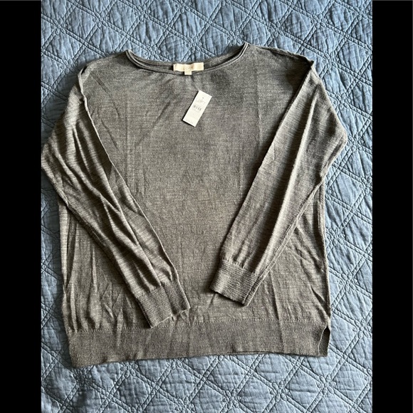 LOFT Sweaters - NWT. Heather Gray LOFT Sweater. Lightweight. Size Large.